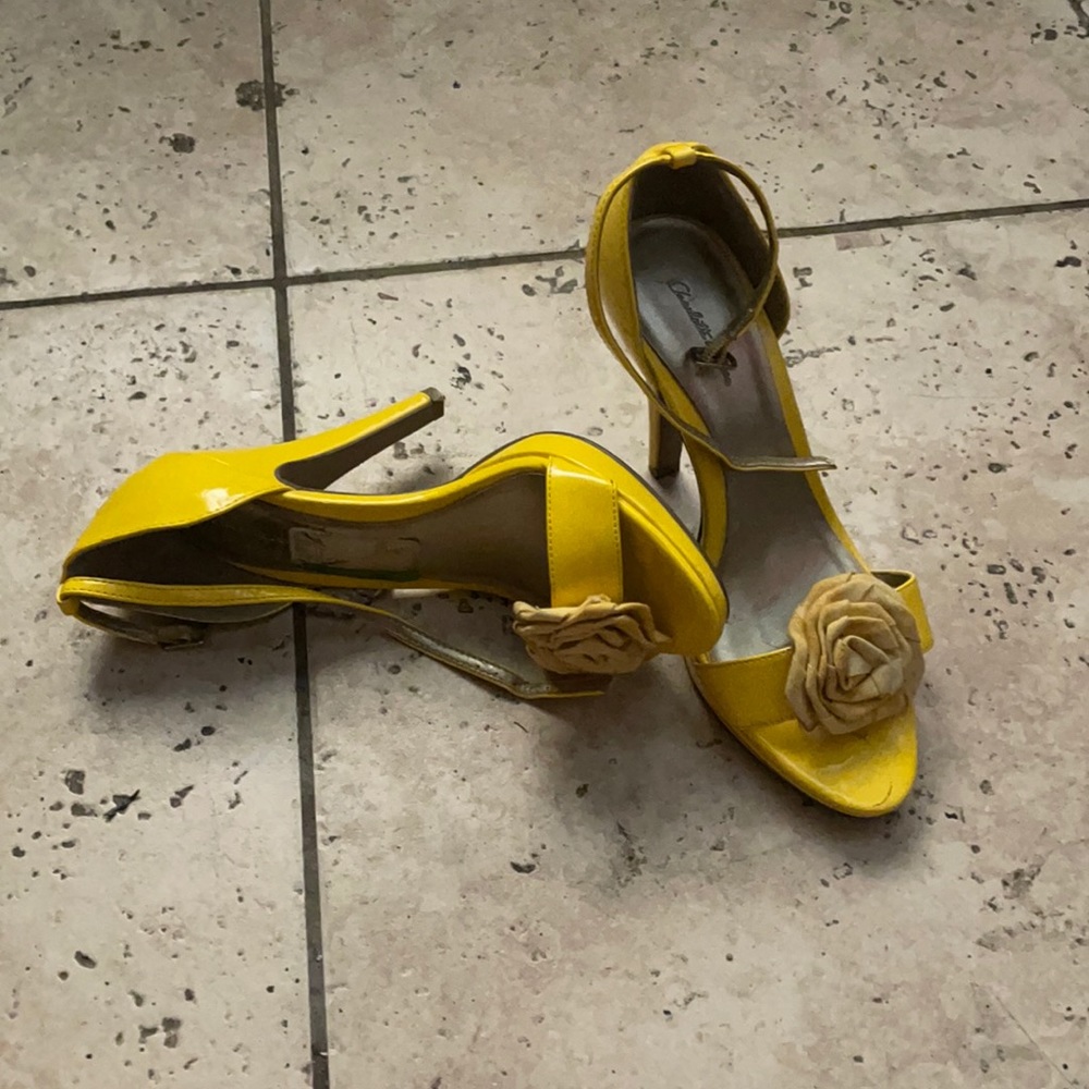Springy cute heels